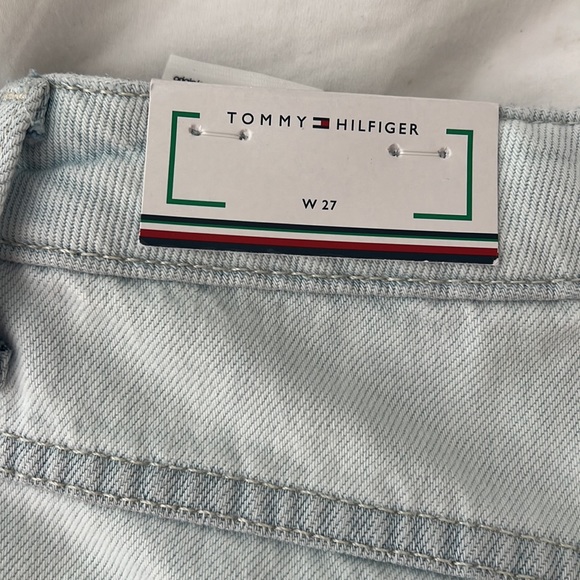 Tommy Hilfiger High Waist Light Wash Denim Short NWT - Picture 3 of 5